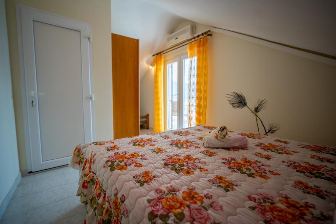 Ari Apartments Красичи Экстерьер фото